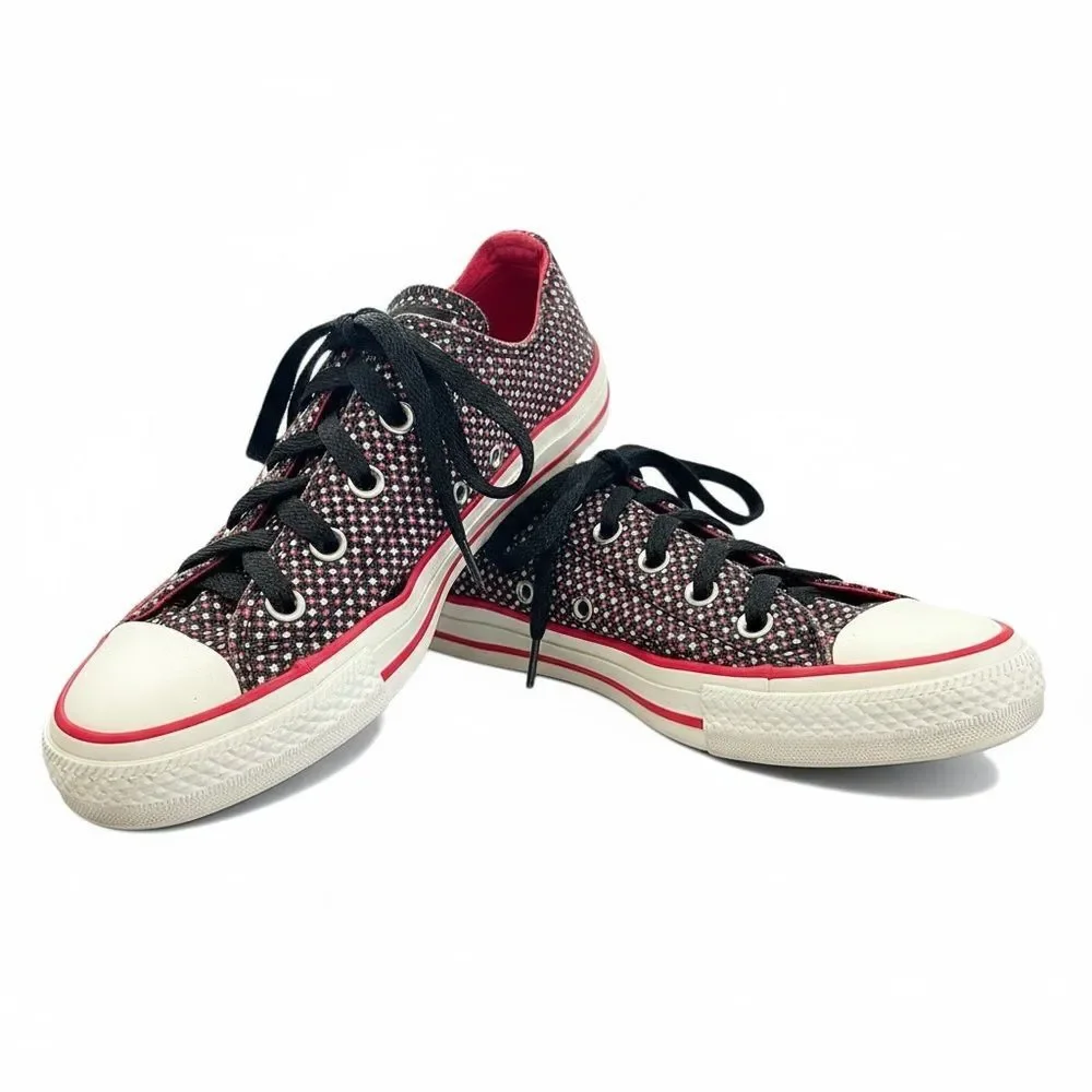 Converse Black and Red Sneakers M4W6 - Picture 3 of 9